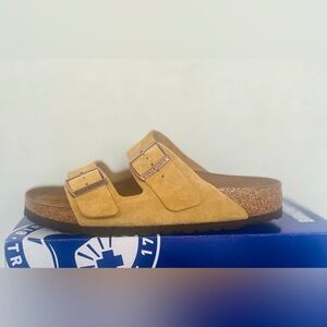 New! Birkenstock Arizona Suede Leather in Latte Cream size EU: 38 US: 7-7.5